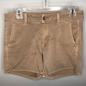 American Eagle Size 6 Midi Short